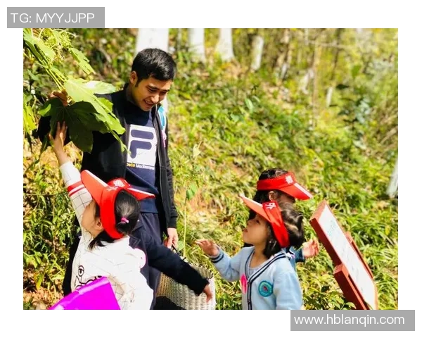 《探索足球巨星背后的联系与缘分：从青训到世界杯的星光之路》