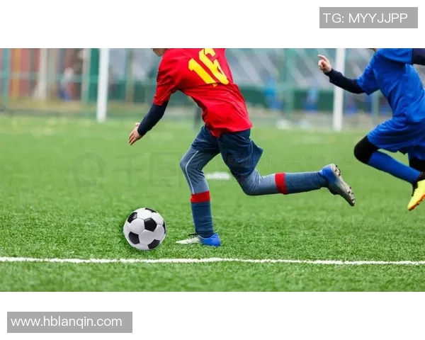 足球球星风采背景图，激励每一个追梦的你我，共同奔跑在绿茵场上追逐梦想