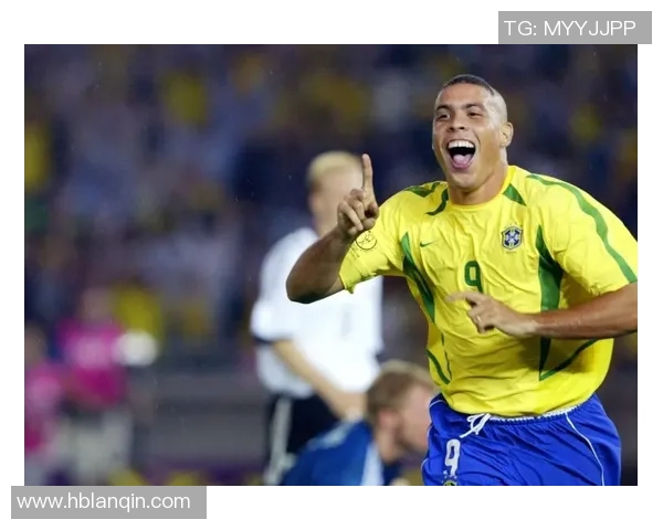 经典收藏魅力呈现足球巨星胸章图展现绿茵传奇风采